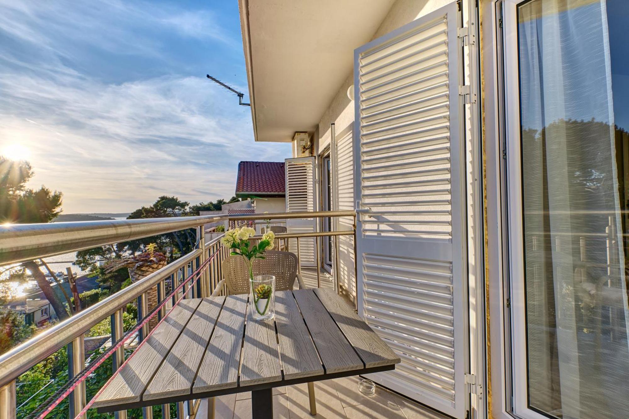 Calma Sea View Rooms มาลีโลชินจ์ ภายนอก รูปภาพ